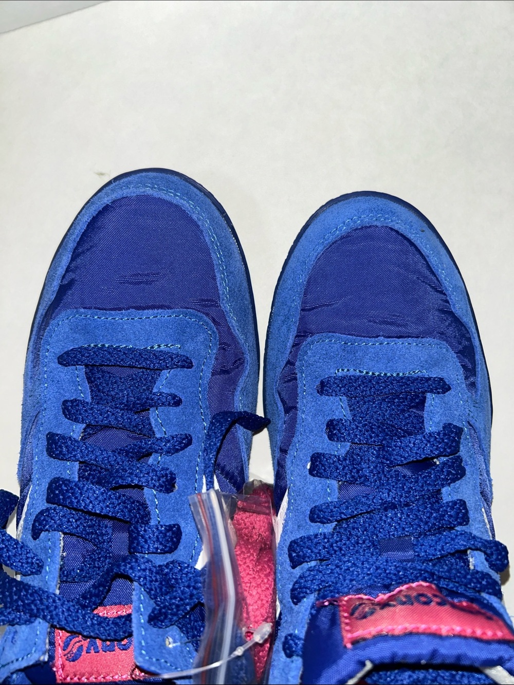 Saucony Blue and White Women's Sneakers with Pink Accents - Picture 5 of 10